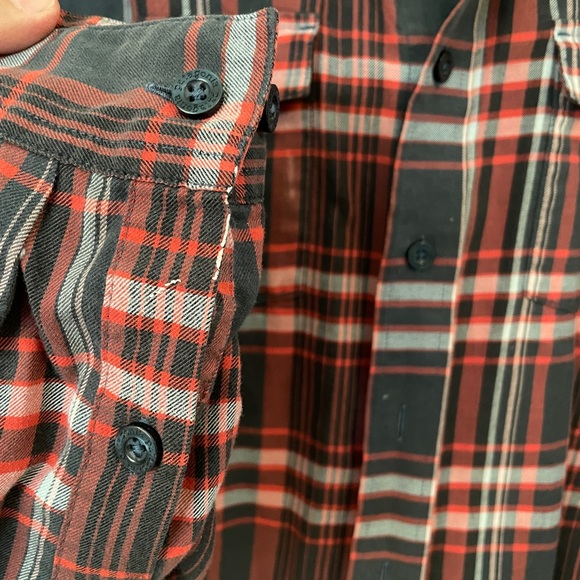 Patagonia Button-Up - Picture 7 of 7
